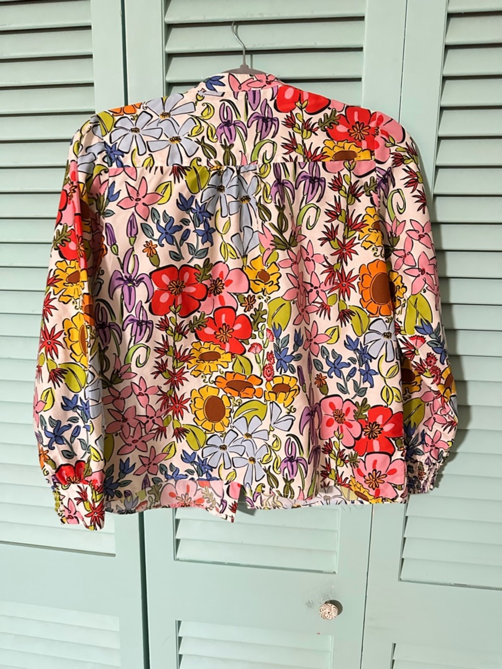 Lesley Evers Multicolor Floral Button-Front Blouse - Picture 2 of 7